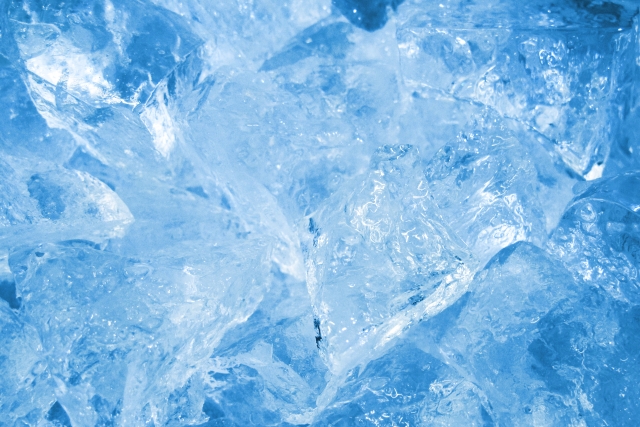 冷却期間をイメージする氷